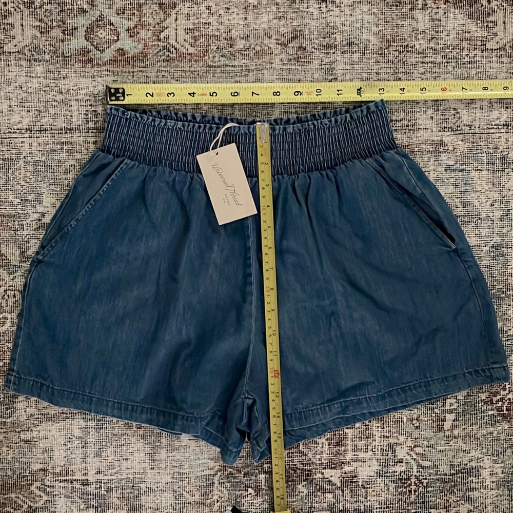 Universal Thread (Target) High Rise Pull-on Shorts - Picture 2 of 5